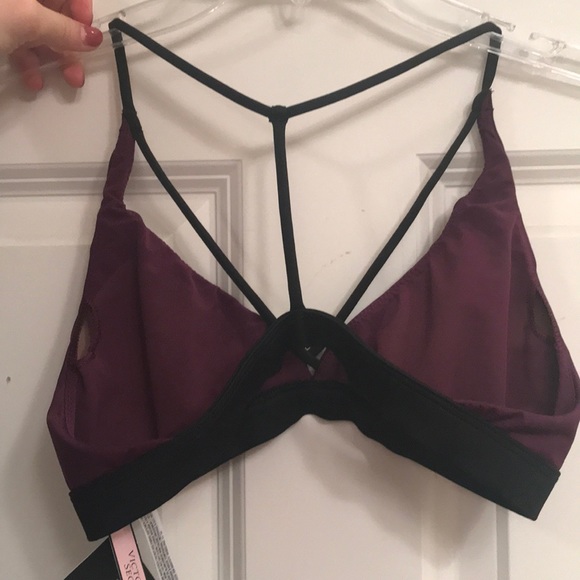 Victoria Sport Bra - Picture 2 of 3